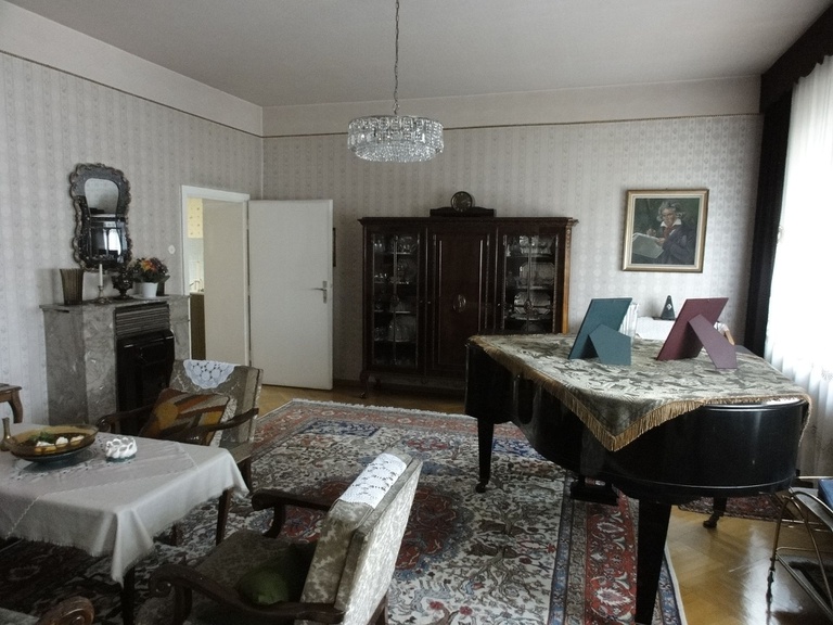 Haus #49